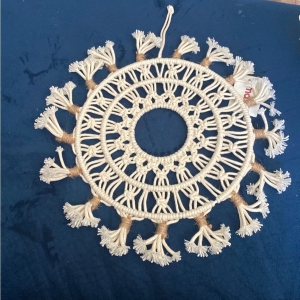 Macramé‎ wall hanging